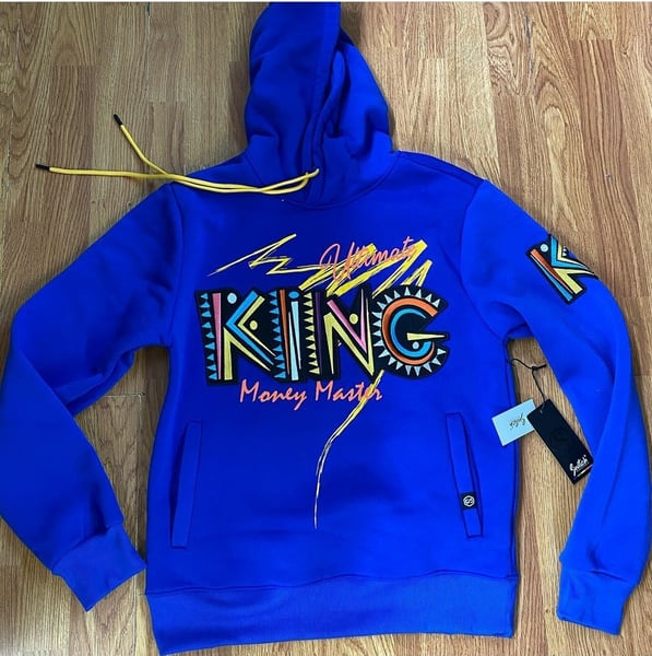 Image of king in blue