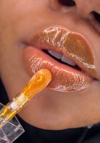 Image 3 of GlossQueen- Dorinda