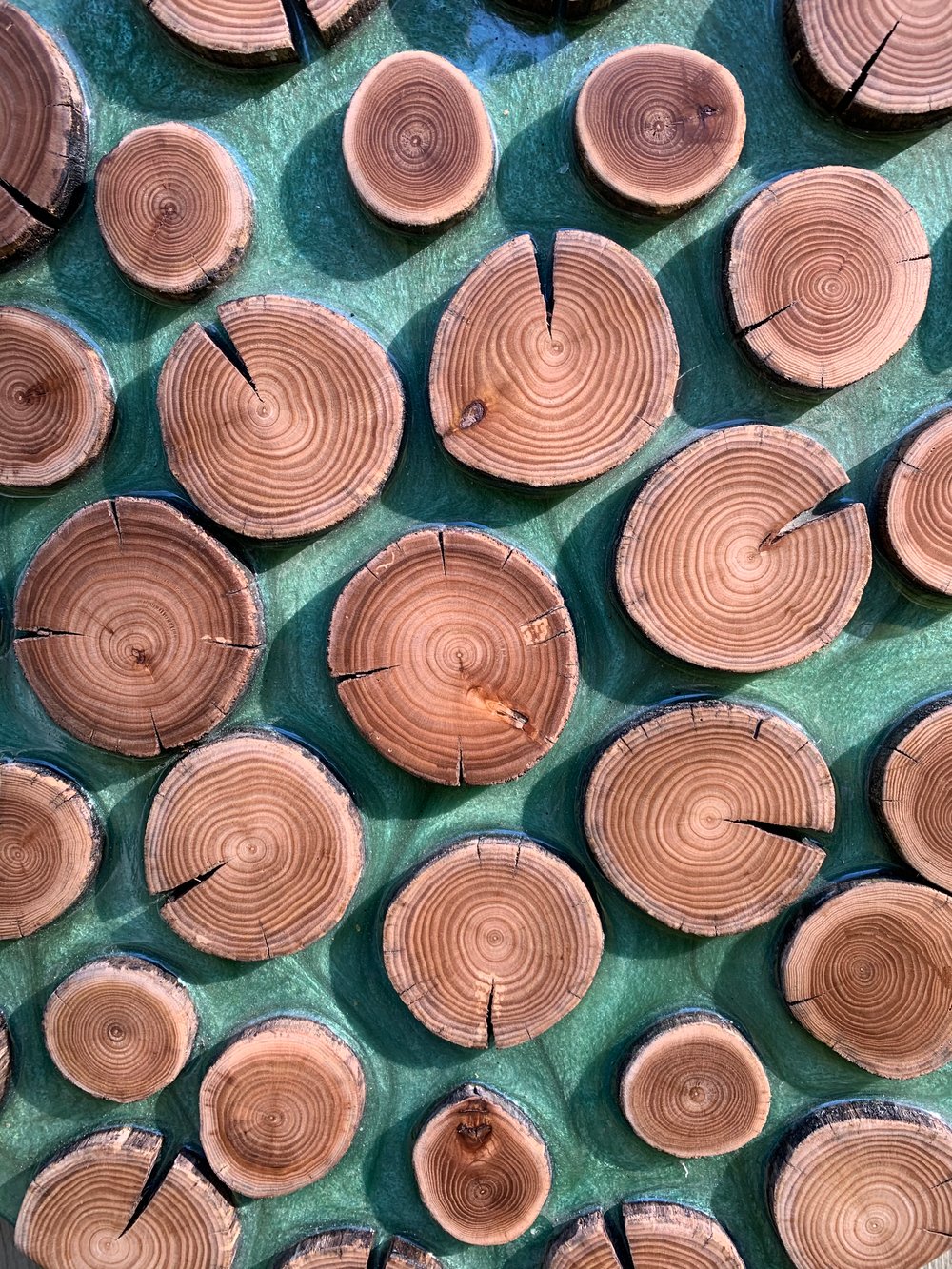 Wood slice wall art “Green Flow”