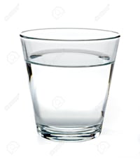 Ein Glass Wasser.
