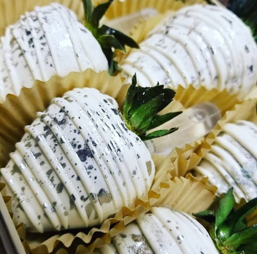 Image of Chocolate Covered Strawberries, Pineapple Rings, Apple Slices