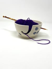Image 1 of Owl decorated STRING bowl