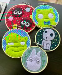 Image 5 of Regular & Melted Kuchi Kopi Embroidery hoops