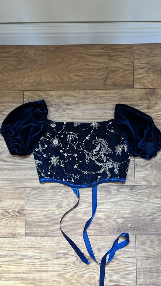 The Midnight corset with sleeves