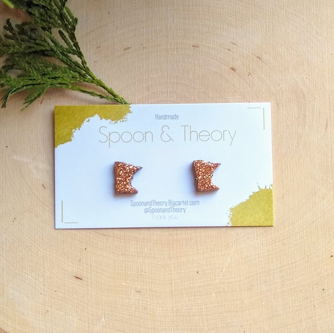 MN Sparkling Gold Stud Earrings