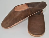 Image 2 of BROWN LEATHER BABOUCHE