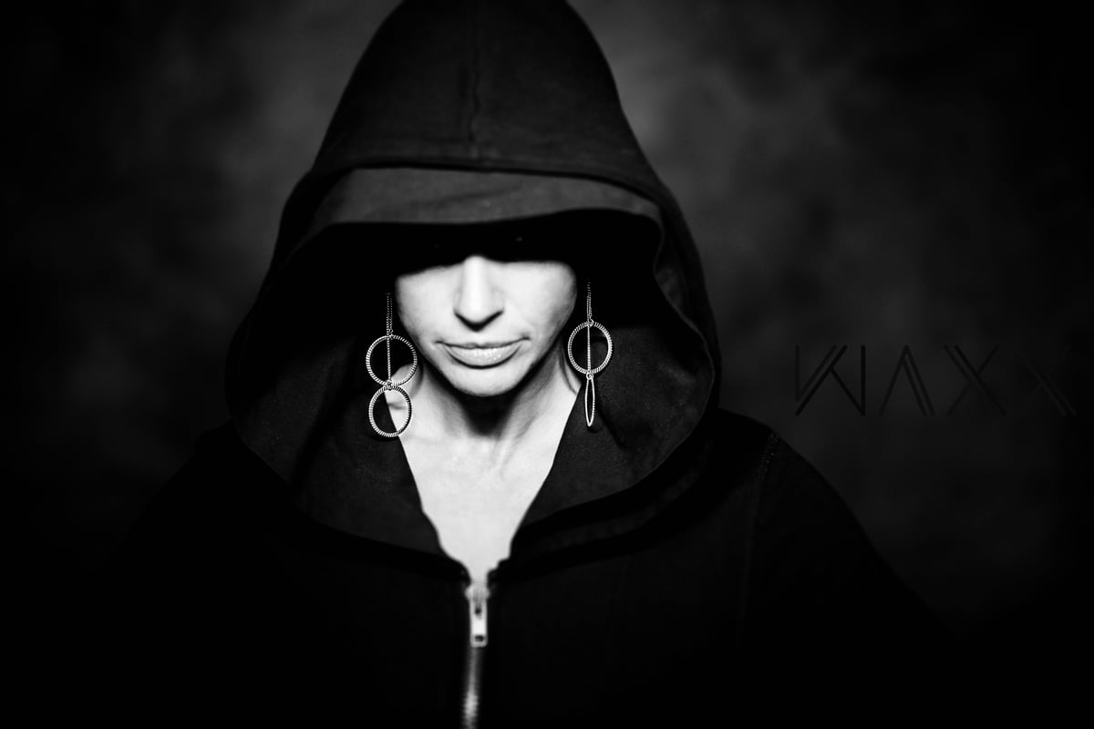 Image of Nina Hoops