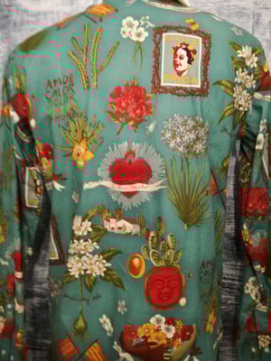 Image of Viva Frida. A Frida Kahlo shirt.