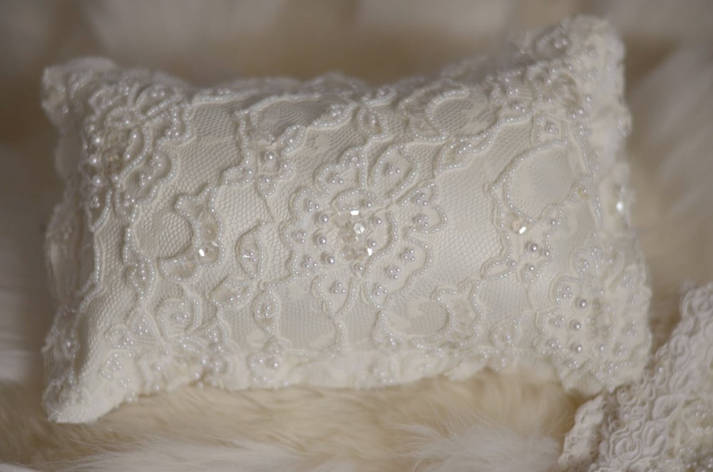 Image of Couture Collection pillow/bonnet set 