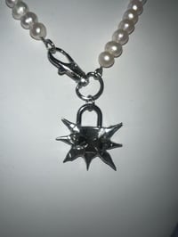 Image 2 of Lock Pearl Collar