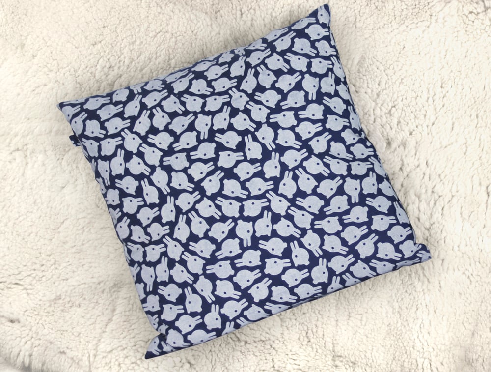 Image of Small Loner Cushion