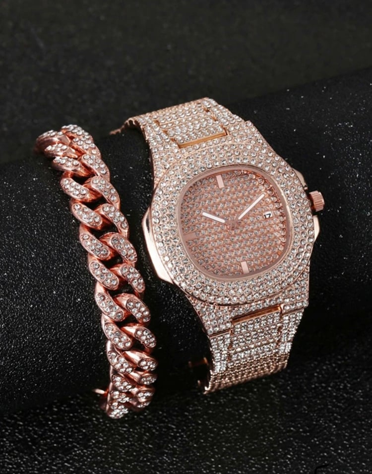 rose gold watch on wrist