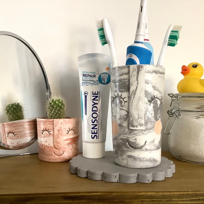 Toothbrush Face Pot