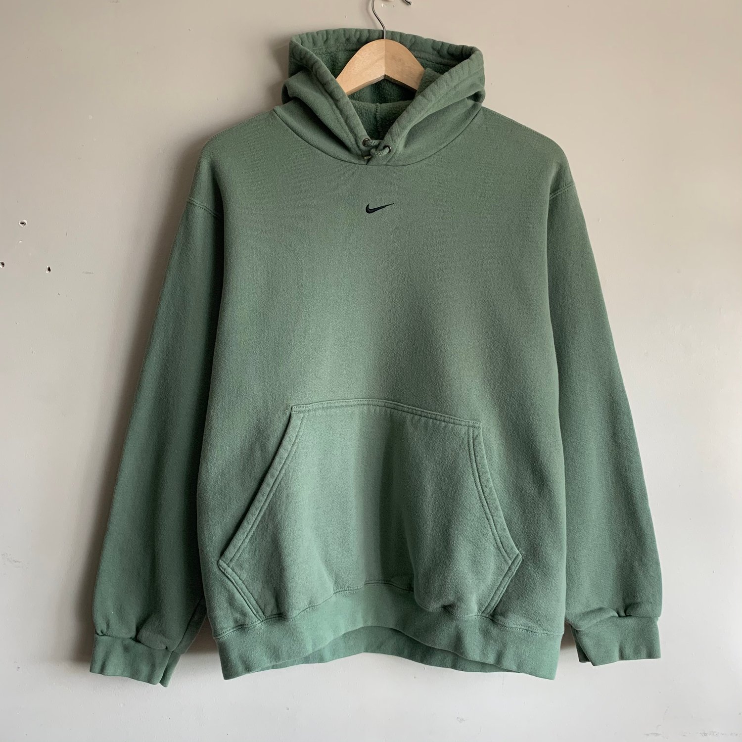 Grey nike discount hoodie middle swoosh