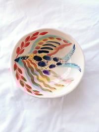 Image 1 of Cuenco con pájaro de colores 2