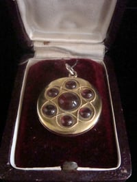 Image 1 of VICTORIAN 15CT HIGH CARAT LARGE CABOCHON GARNET LOCKET PENDANT FITTED CASE