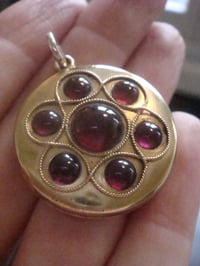 Image 4 of VICTORIAN 15CT HIGH CARAT LARGE CABOCHON GARNET LOCKET PENDANT FITTED CASE