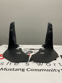 Image 5 of GT500 STYLE WINGLET SPLITTER