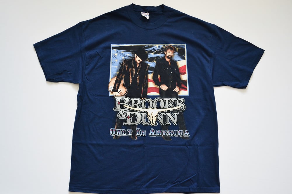 Image of Vintage 2001 Brooks & Dunn "Only in America" Country Music T-Shirt Sz.XL