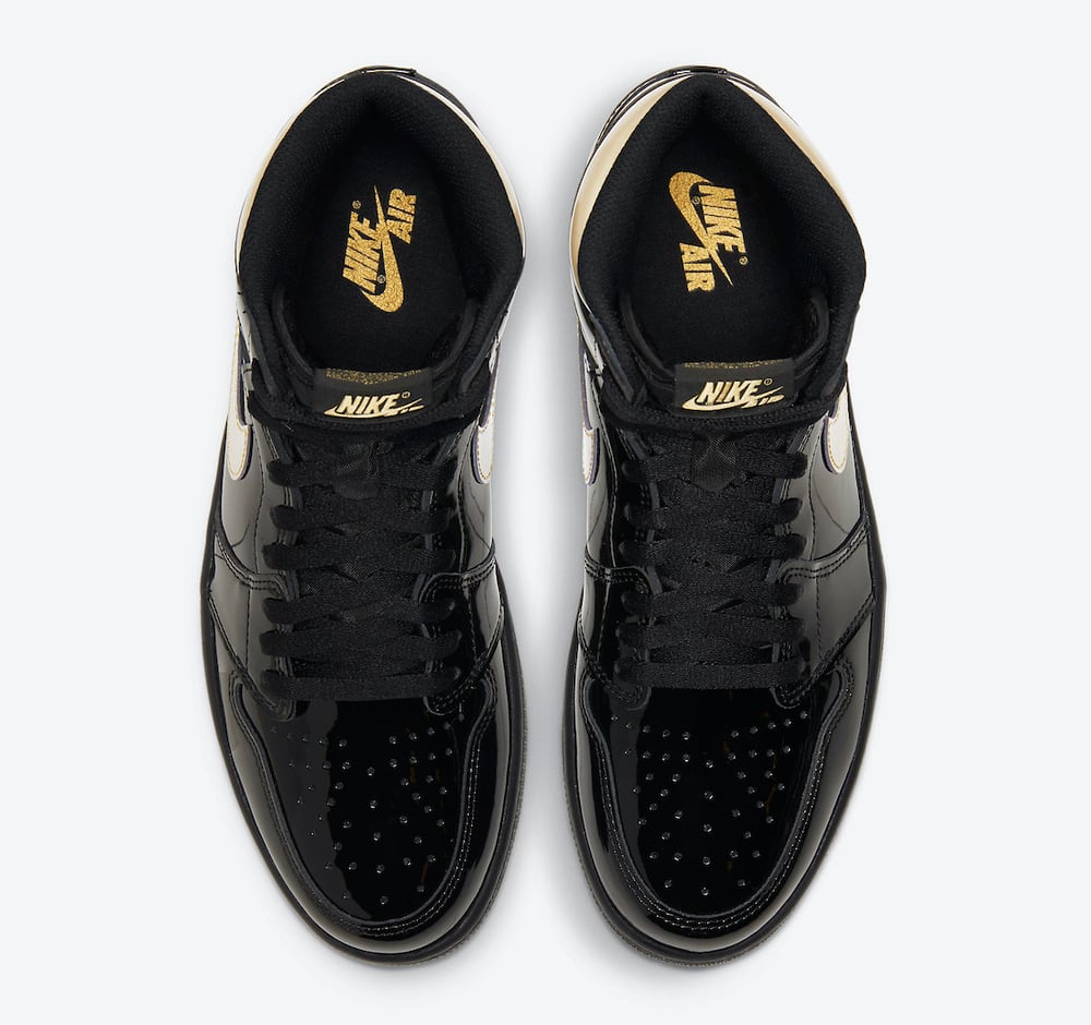 Air Jordan 1 High OG “Black/Metallic Gold”