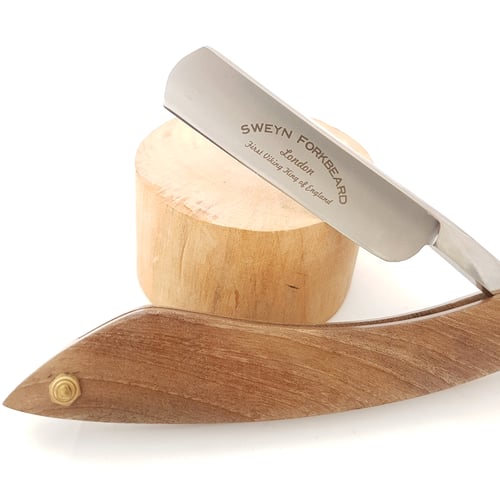 Image of Cut Throat Razor with Walnut Wood Handle and Leather Pouch