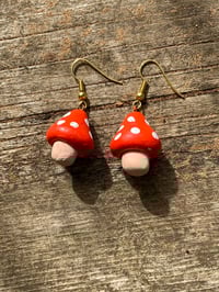 Mushroom earrings (red)