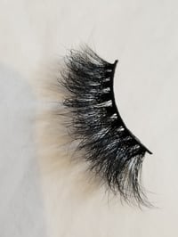 Image 3 of Show Stopper Lashes