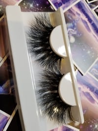 Image 5 of Show Stopper Lashes