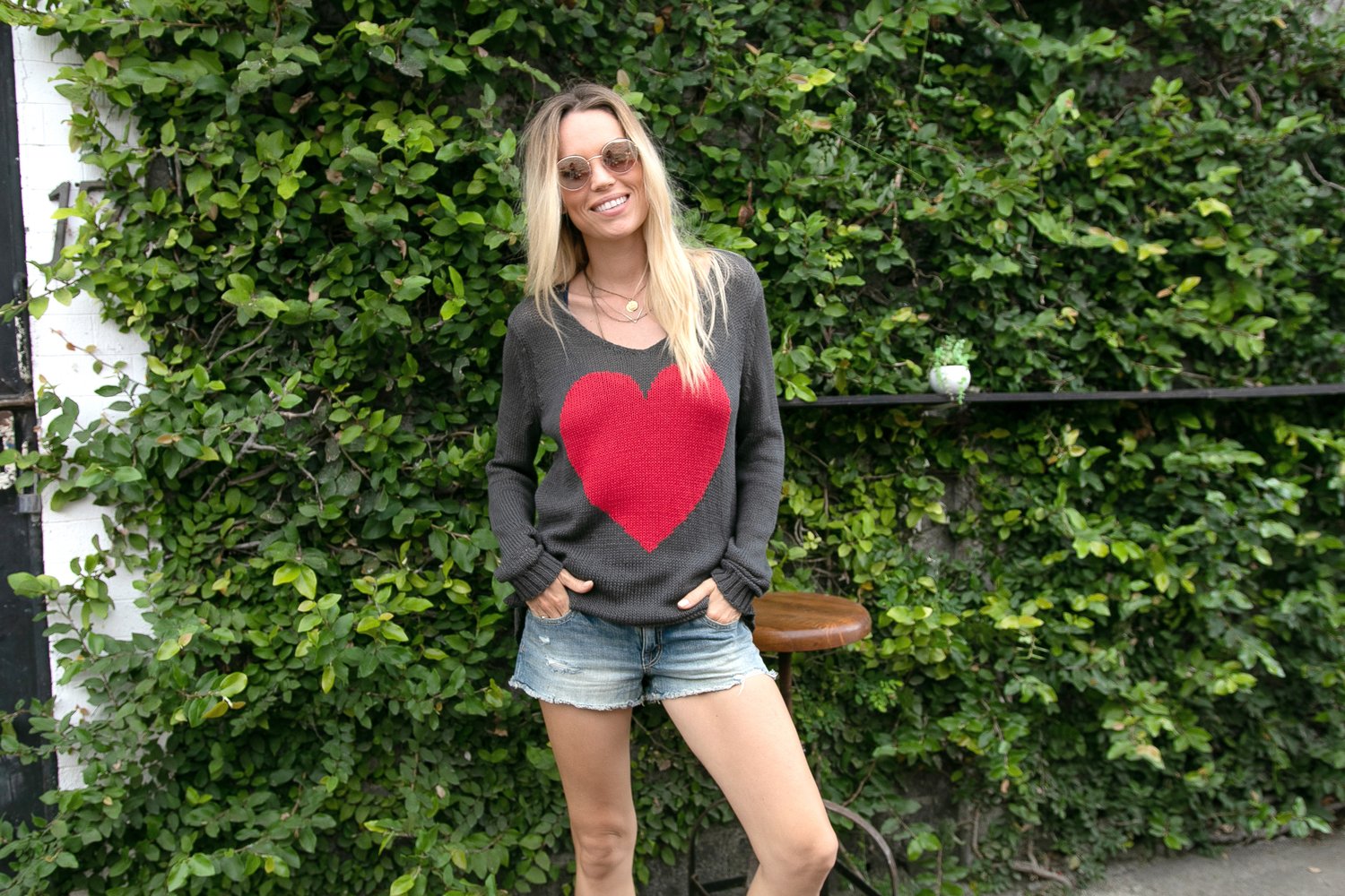 Juliet V Neck - Bold Ink / Real Red