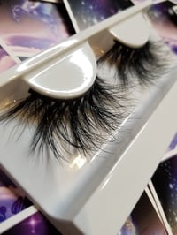 Image 2 of Unicorn Babe Lashes