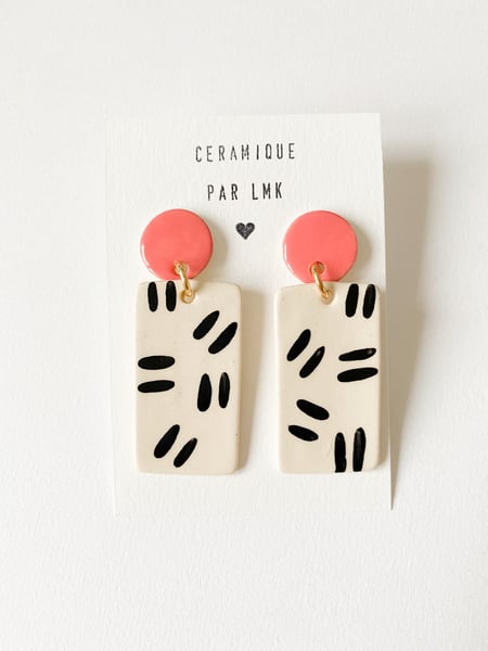 Image of Paire de boucles d’oreilles céramique TOTEM RECTANGULA GM corail et double riz 