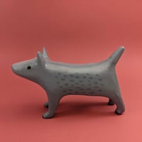Grey dog sculpture - "Mysko"