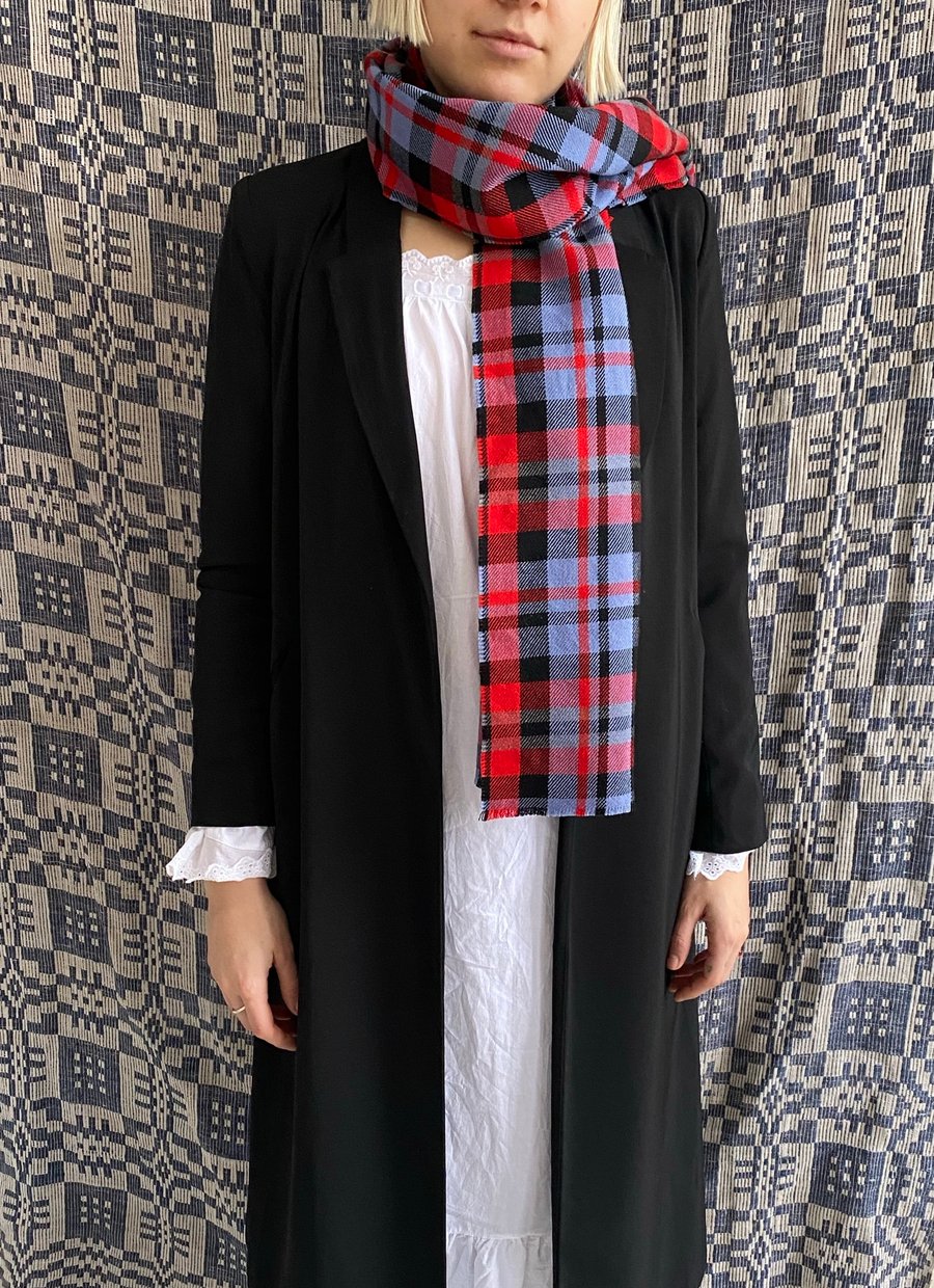 Image of Handwoven Tartan Scarf in Almodovar