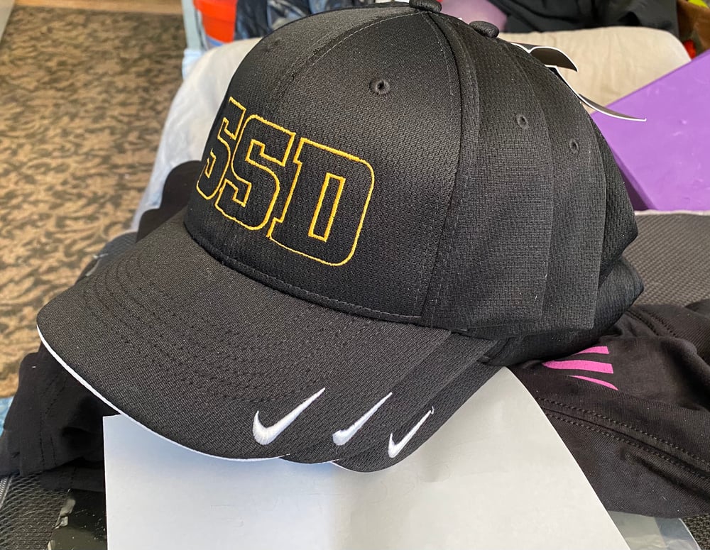 LIMITED EDITION: - Black Nike Golf DriFIT Mesh Swoosh Flex Sandwich SSD Gold Outline Logo Hat
