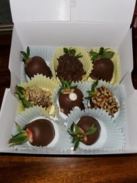 Image 2 of Strawberries with design (12-15 per order)