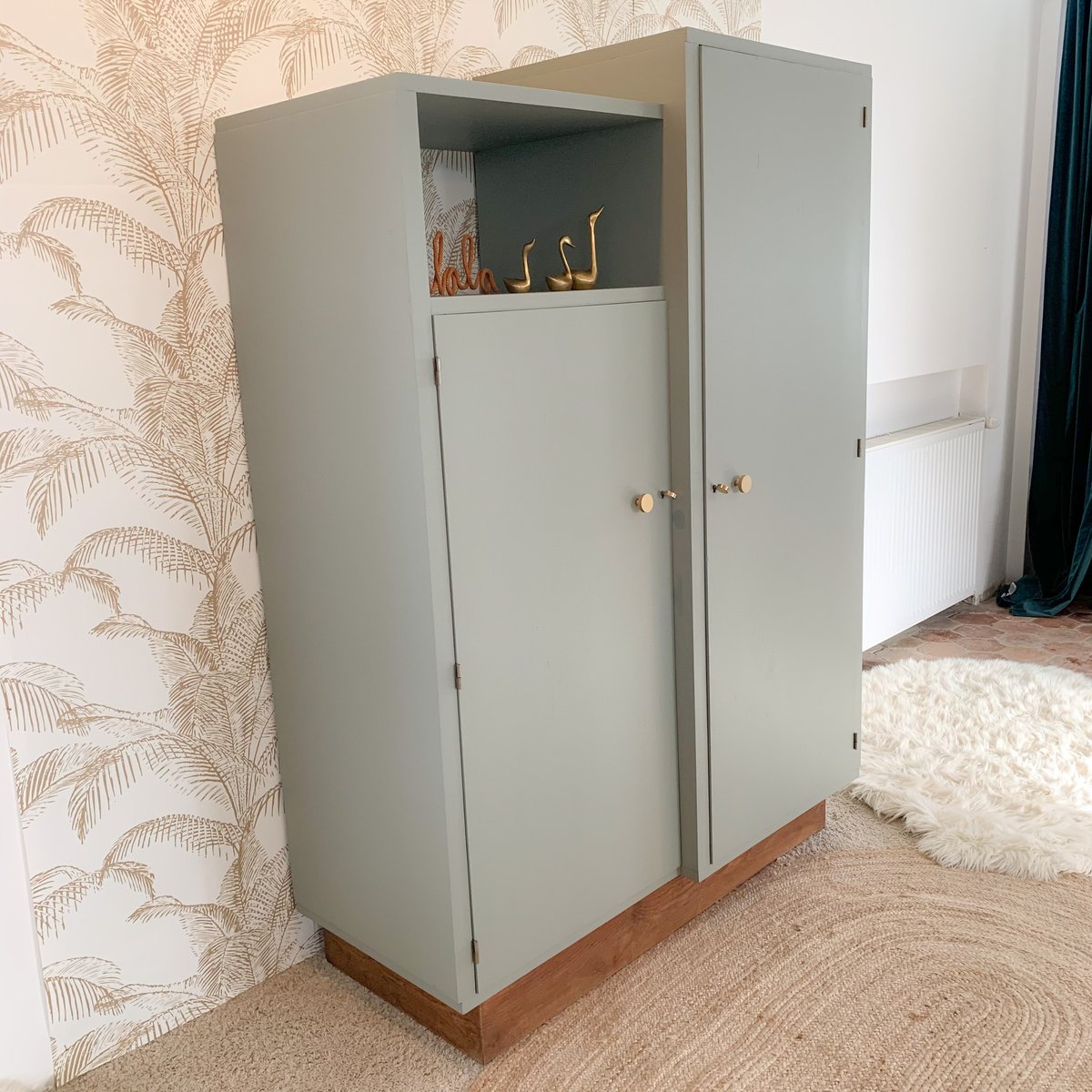 Image of VENDUE/SOLD OUT Armoire Asymétrique Mousse Gold