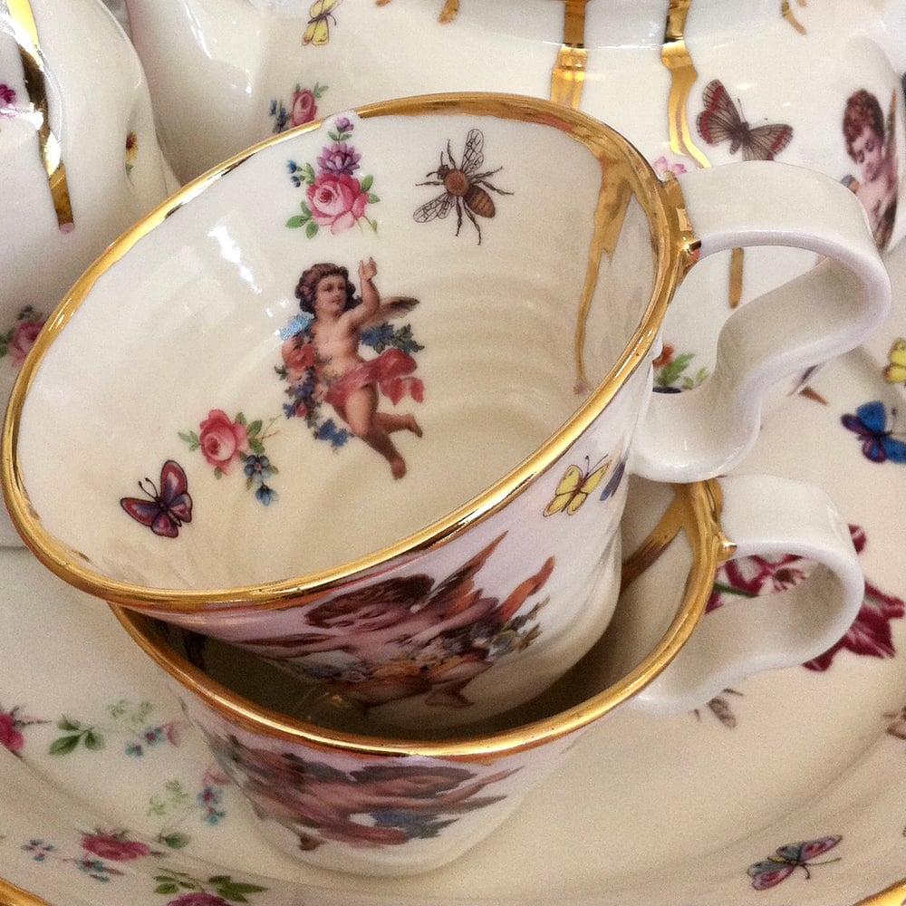 Image of Gold Drip & Cherubs XL Cup