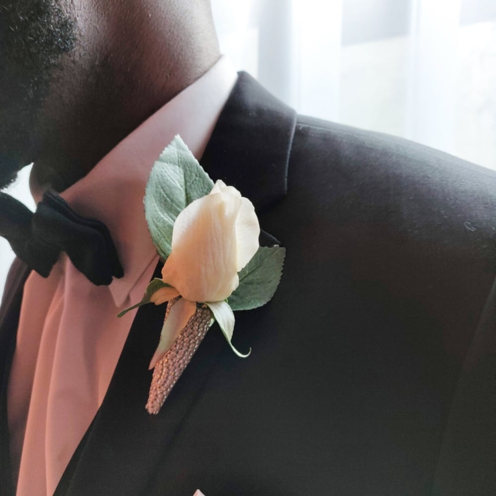 "Michael" Bling Boutonniere Holder (Available in other colors)