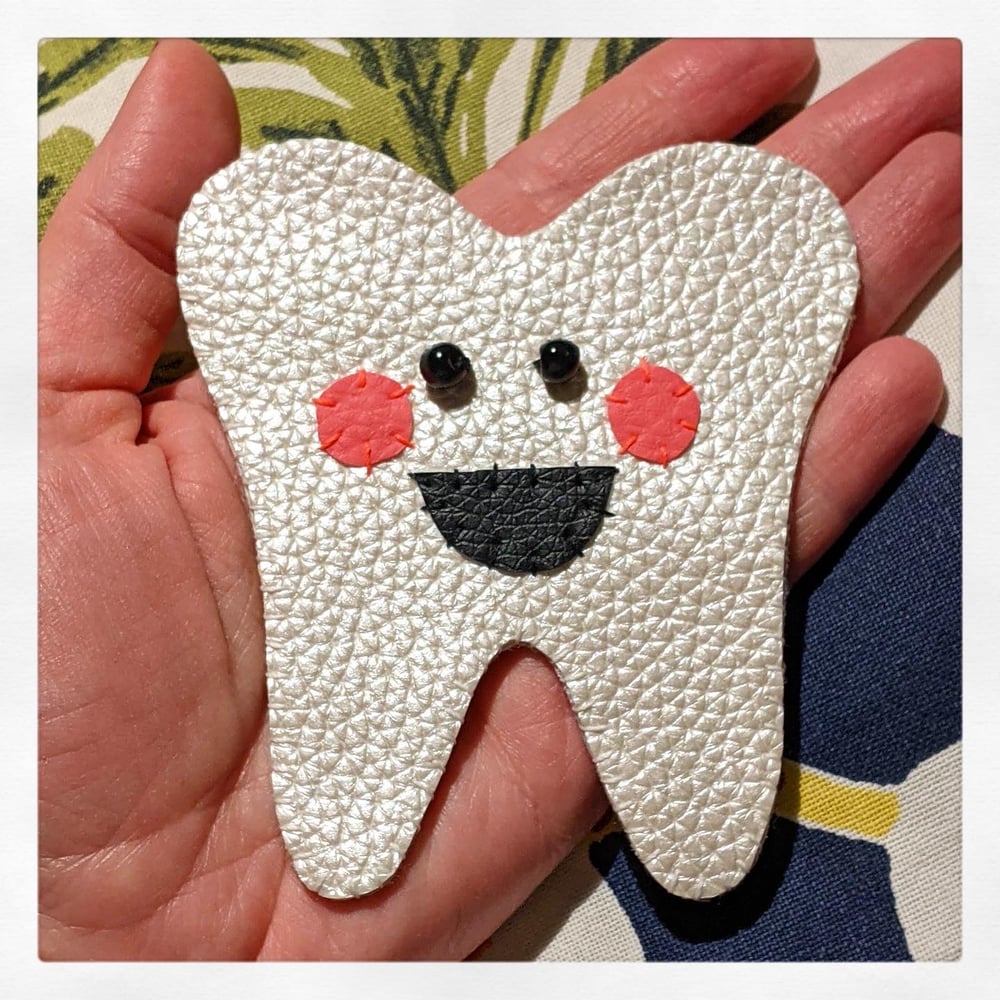 Image of Happy Tooth Pouch