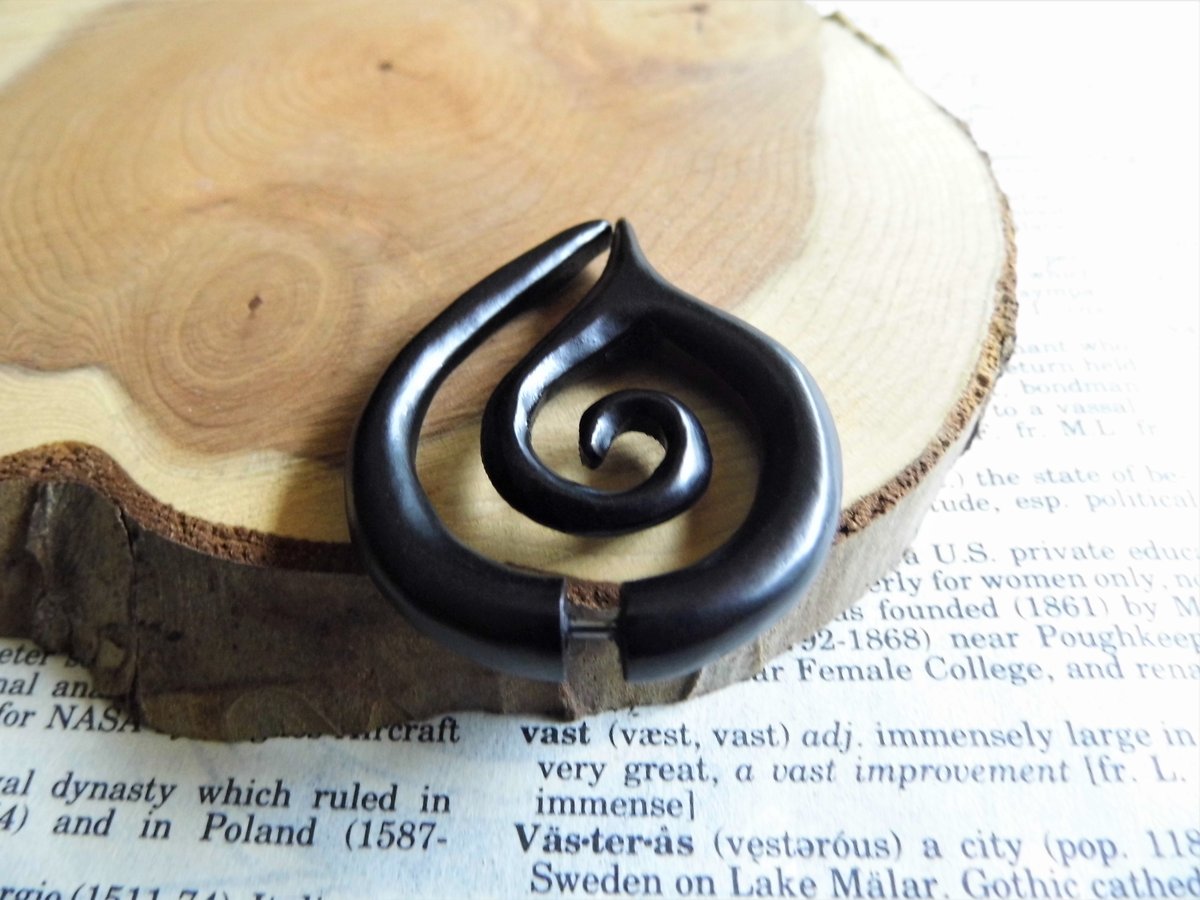 Small Black Spiral Hook Faux Gauge