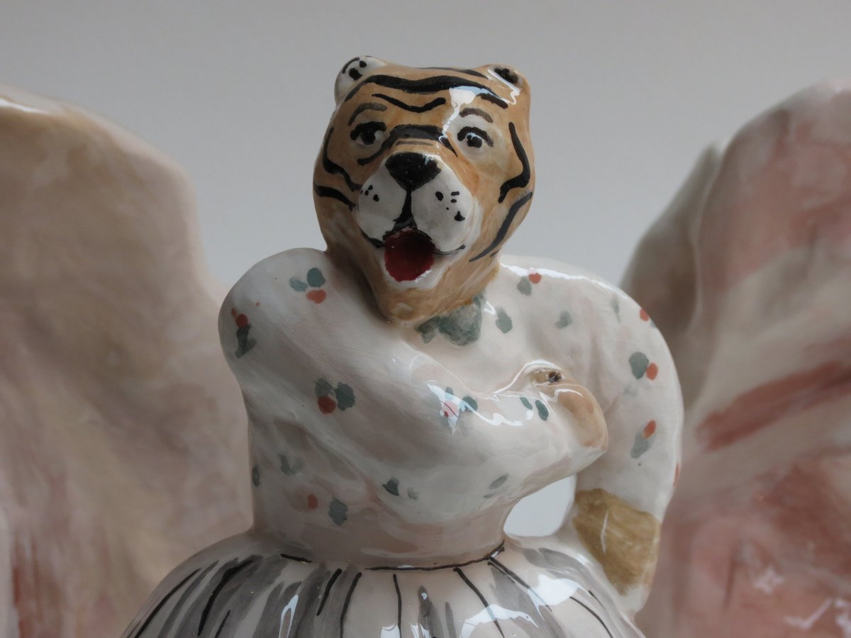 TIGER MENINA