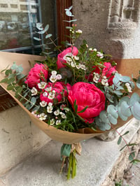 Image 3 of Bouquet Peonías de temporada
