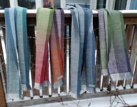 Image 3 of Tunn ullhalsduk / Thin wool scarf