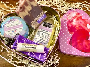 Image of Heart Tin Sets