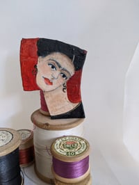 Frida brooch