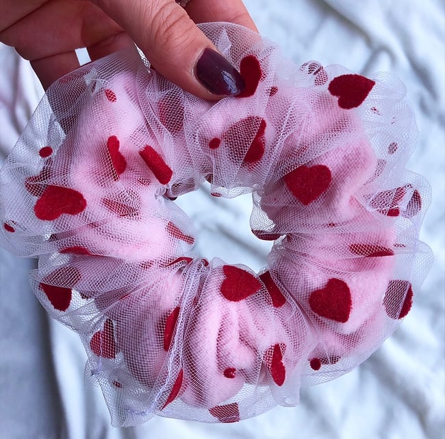 Queen of hearts scrunchie 