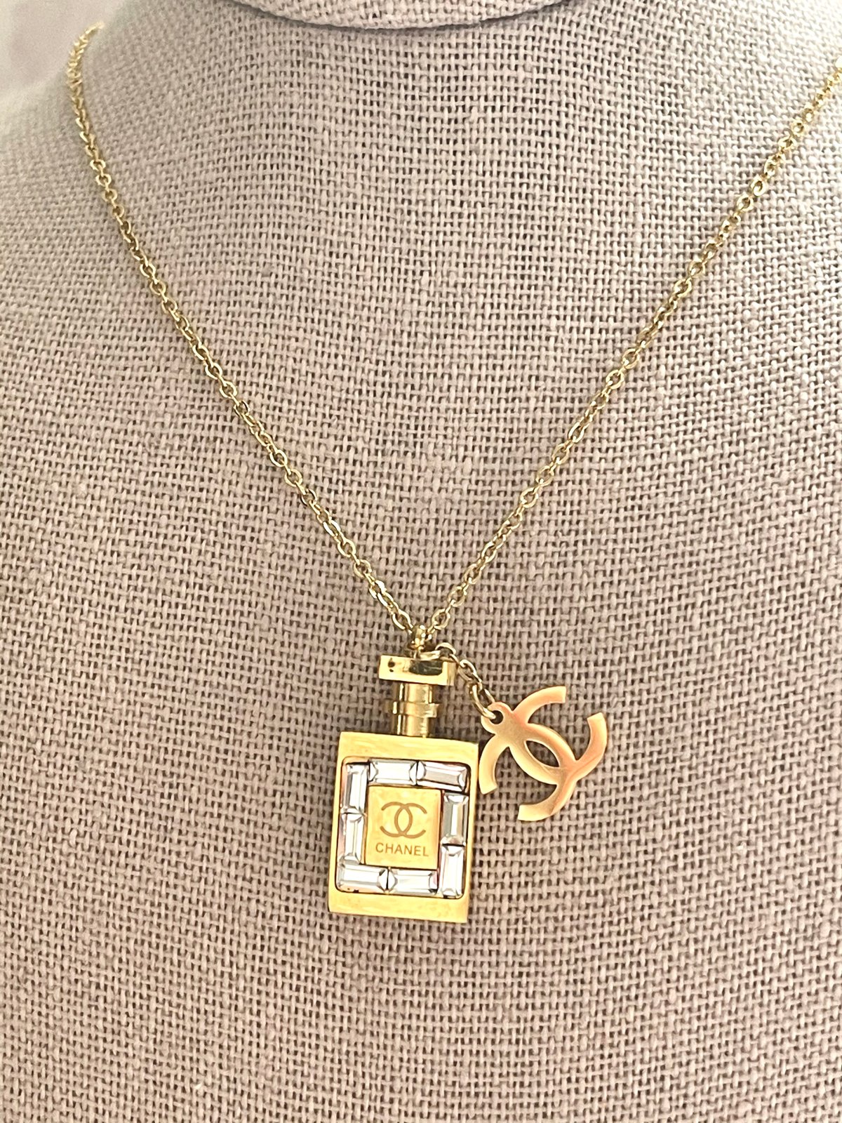 chanel perfume pendant