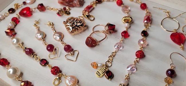 Queen of Hearts V-Yay Box 