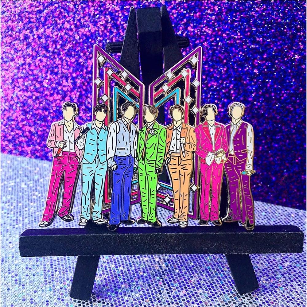 Image of BTS AMA’s PERFORMANCE PIN