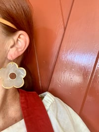 Image 4 of Large Oyster Shell Flowers